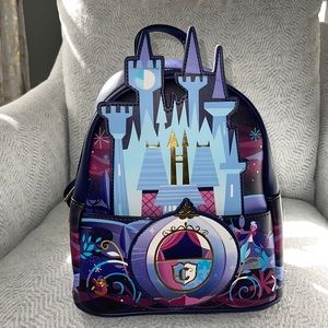 NWT Cinderella Castle Loungefly: A dream is a wish your heart makes ❤️